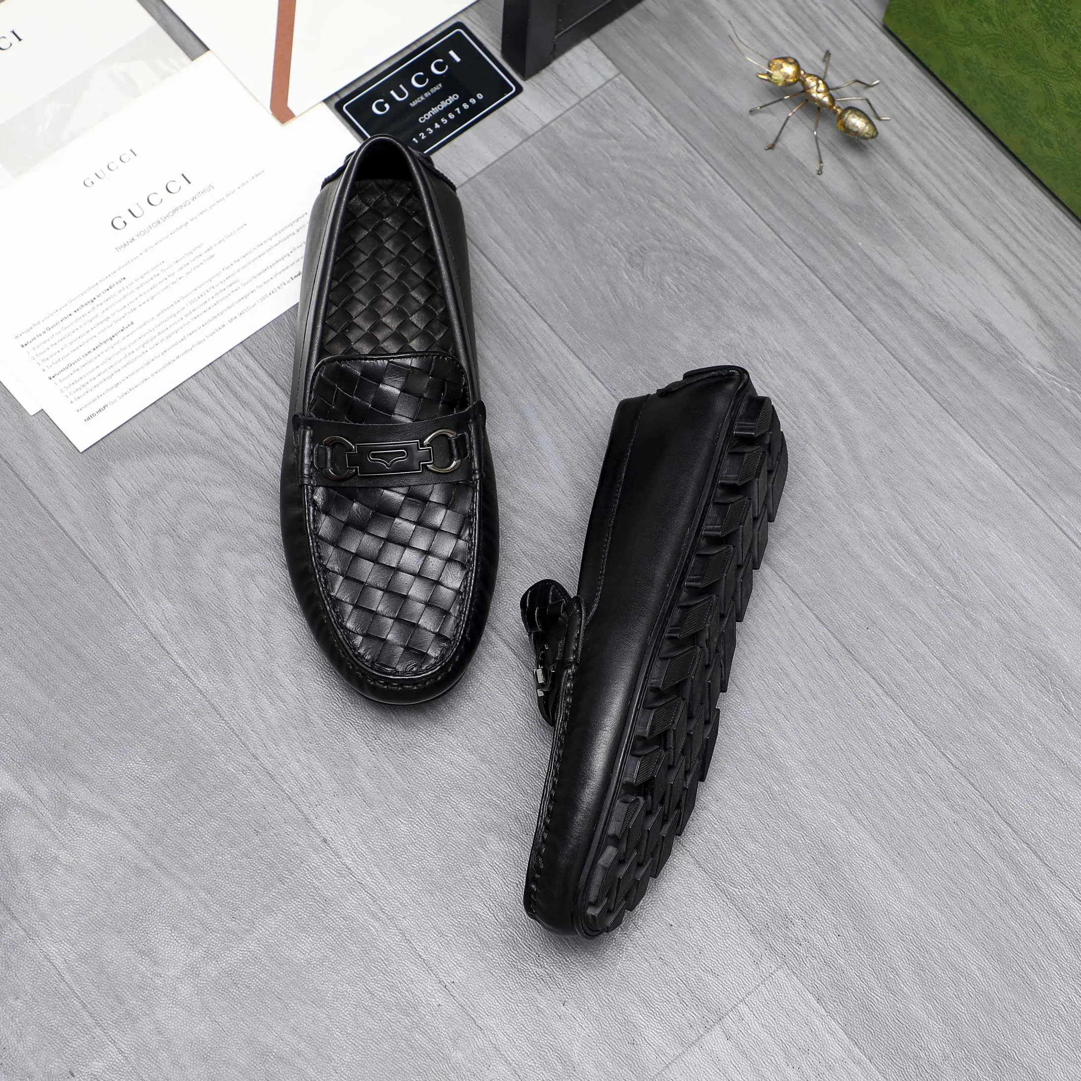 Men's shoes 💰400 Product trademark: GUCCI "Gucci" casual slip-on shoes Regular size: 38-44 (45 is custom-made and non-returnable) Product materials: Selected woven cowhide upper, sheepskin lining, rubber outsole